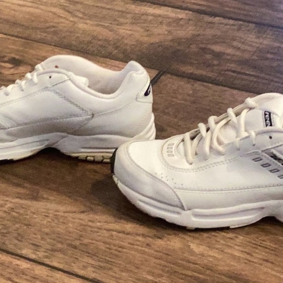 Reebok White Walking Gratify Women US Size 6 Hexalite - Picture 3 of 7